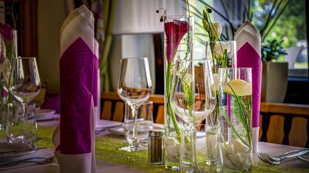 לנדשט Hotel Restaurant Weihenstephaner Stuben מראה חיצוני תמונה