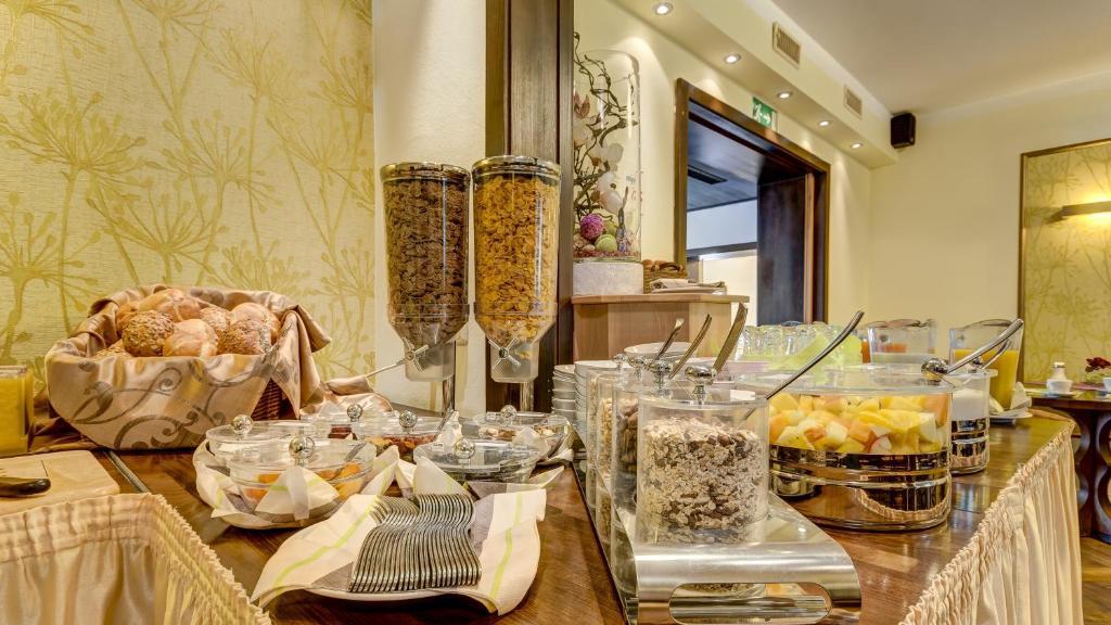 לנדשט Hotel Restaurant Weihenstephaner Stuben מראה חיצוני תמונה