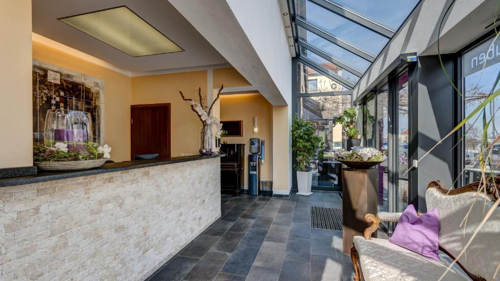 לנדשט Hotel Restaurant Weihenstephaner Stuben מראה חיצוני תמונה